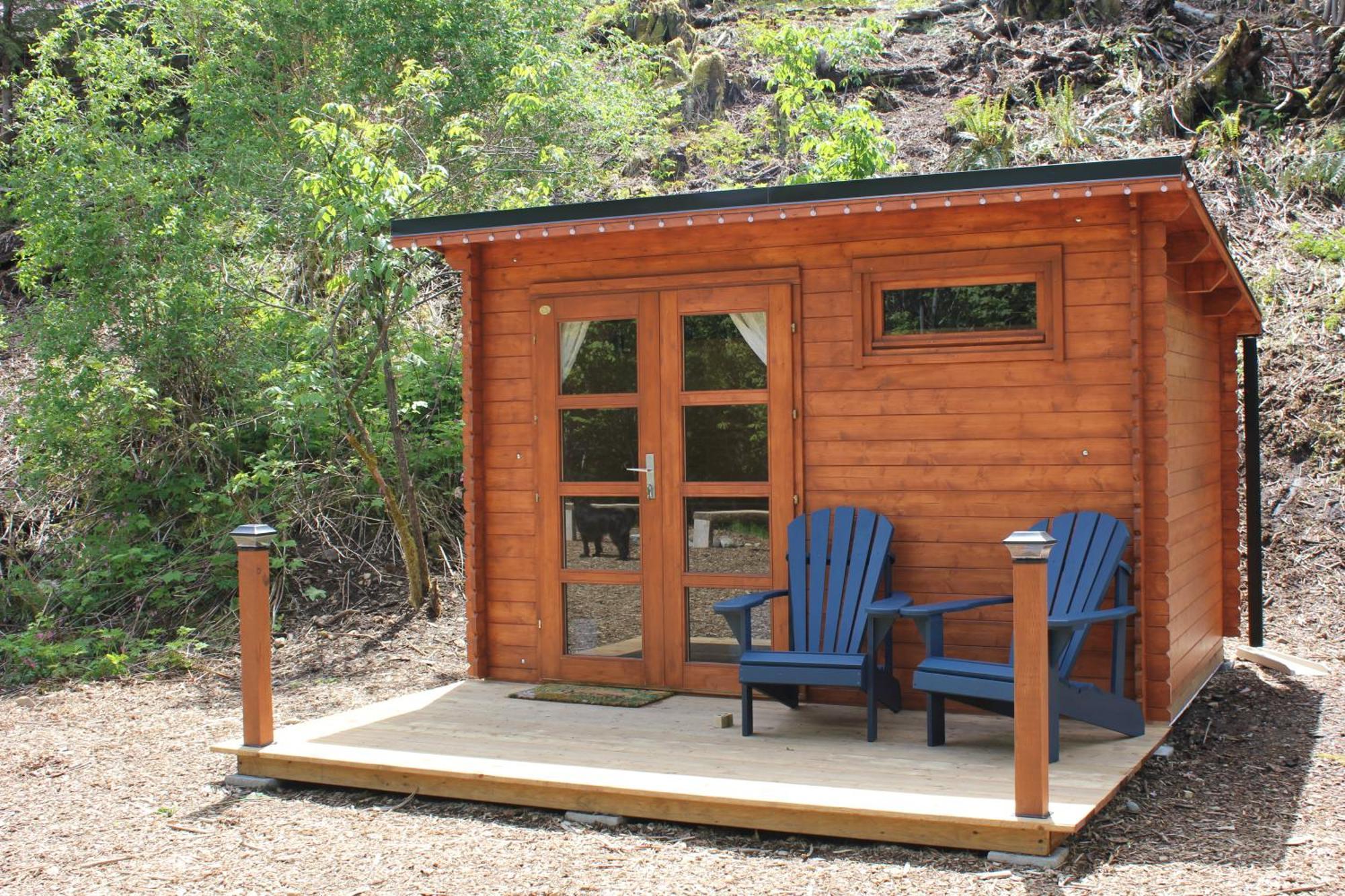 The Dogwood Cabin - Cowichan Valley Bunkie Glamping ダンカン エクステリア 写真